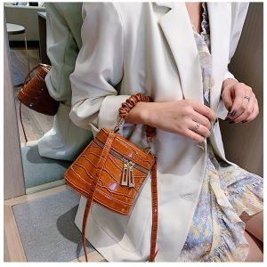 Crocodile Pattern Bucket Bag Chain- BROWN