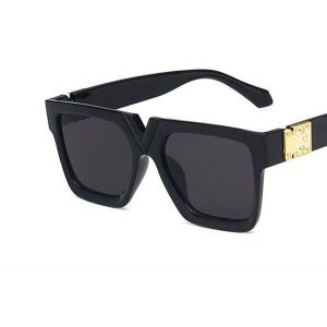 V-shaped Nose Bridge Black Square Sunglasses